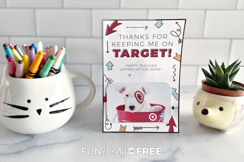 alt=A variety of teacher appreciation gift ideas laid out on a table.