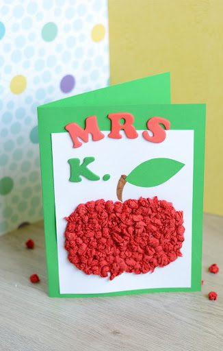 Teacher appreciation gift, a thank you card with apple drawing